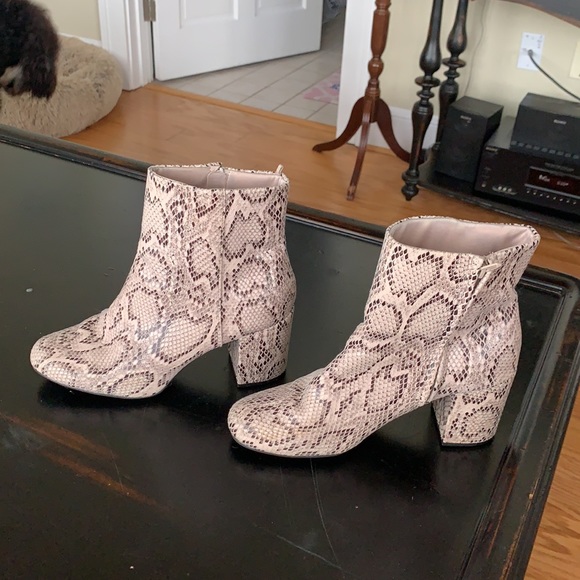 Old Navy boots size 10 - Picture 4 of 8